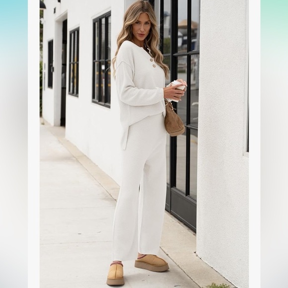 NWT Elegant White Women's lounge Set small - Picture 3 of 8